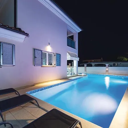 Four-bedroom Holiday In Ferienhaus *