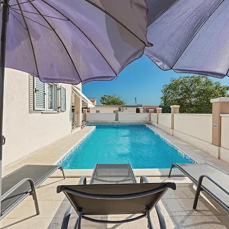 Four-bedroom Holiday In Ferienhaus *