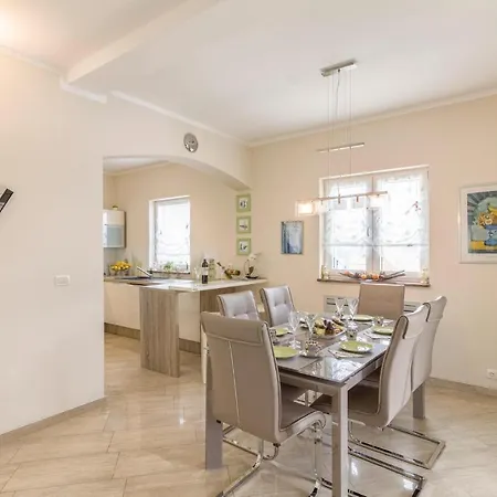 Four-bedroom Holiday In Ferienhaus *