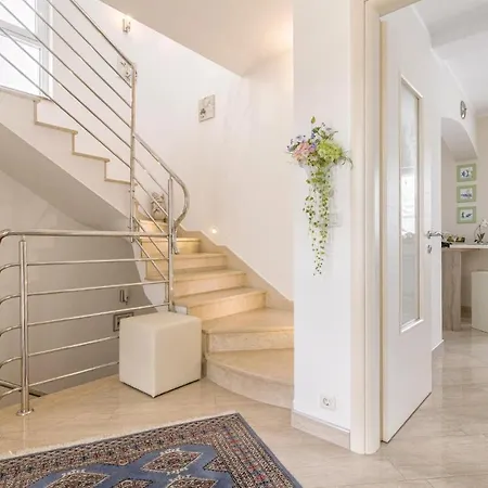 Four-bedroom Holiday In بيت للعطل بيروغ